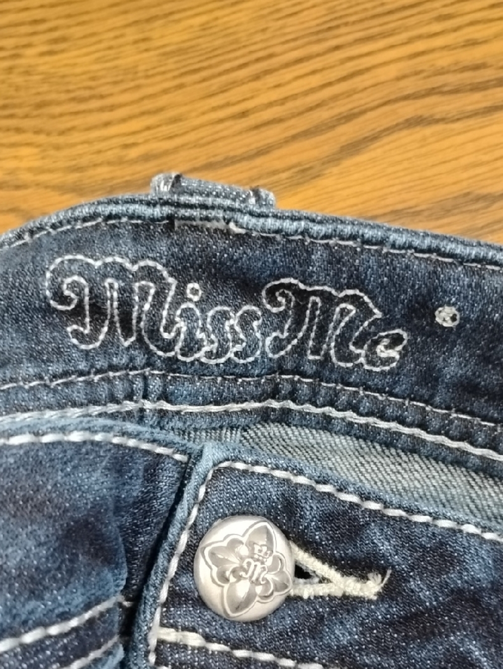 Miss Me Indigo Bootcut Jeans with White Stitching, Sz 30 - Picture 2 of 12